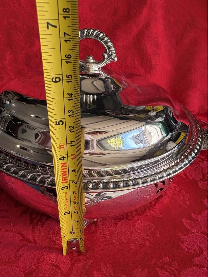Wm. Rogers Silverplate Covered Casserole Dish - photo 5