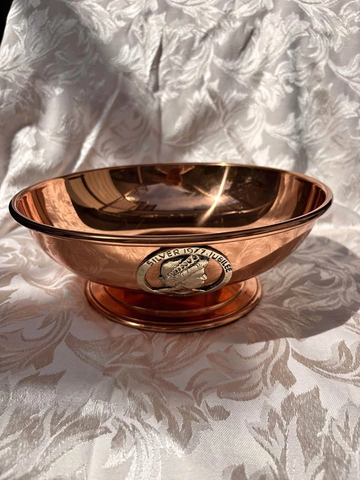Vintage St. Dunstan's 1977 Silver Jubilee Copper Bowl