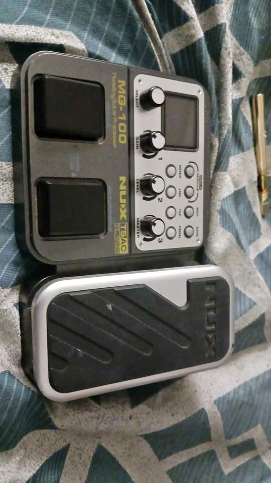 NUX MG-100 Modeling Guitar Processor