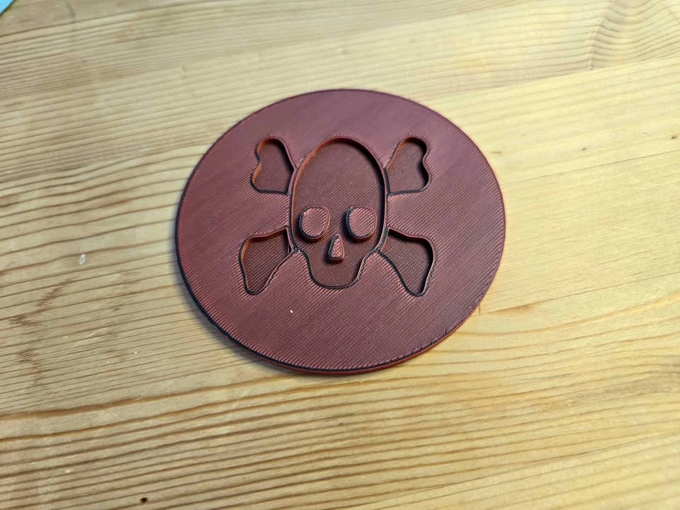 Skull Coaster – Red/Black Mix (3D Printed)