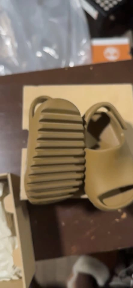 Yeezy Slide Infant Tan Open Toe Sandals with Heel Strap - photo 2