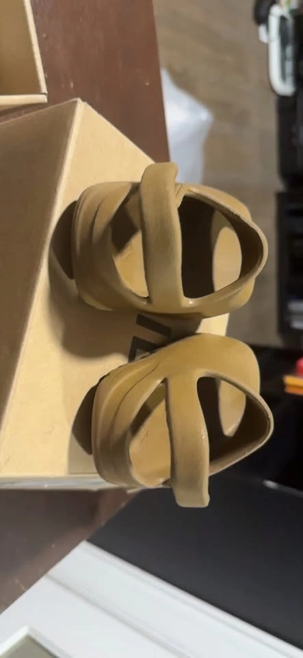 Yeezy Slide Infant Tan Open Toe Sandals with Heel Strap - photo 3