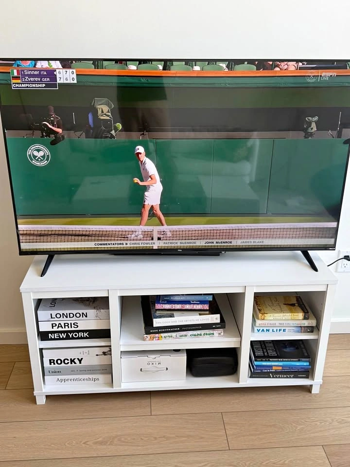 TV console (pick up in fort greene)