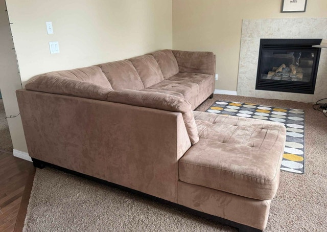 Large Clean Sectional Couch! - photo 2