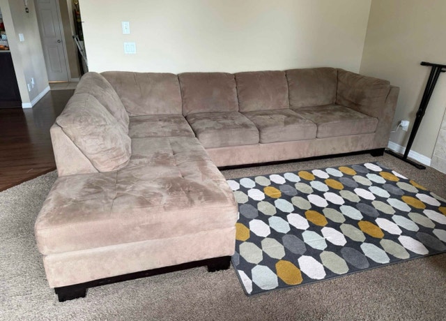 Large Clean Sectional Couch! - photo 3