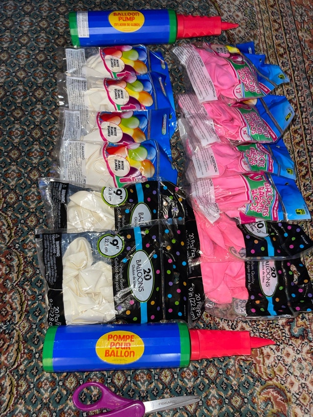 Minnie Mouse Party Supplies Lot part 2 - photo 5