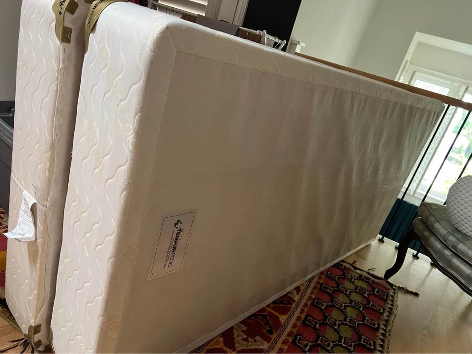 Tempur-Pedic Split King Box Spring - photo 2