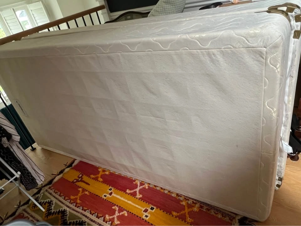 Tempur-Pedic Split King Box Spring - photo 3