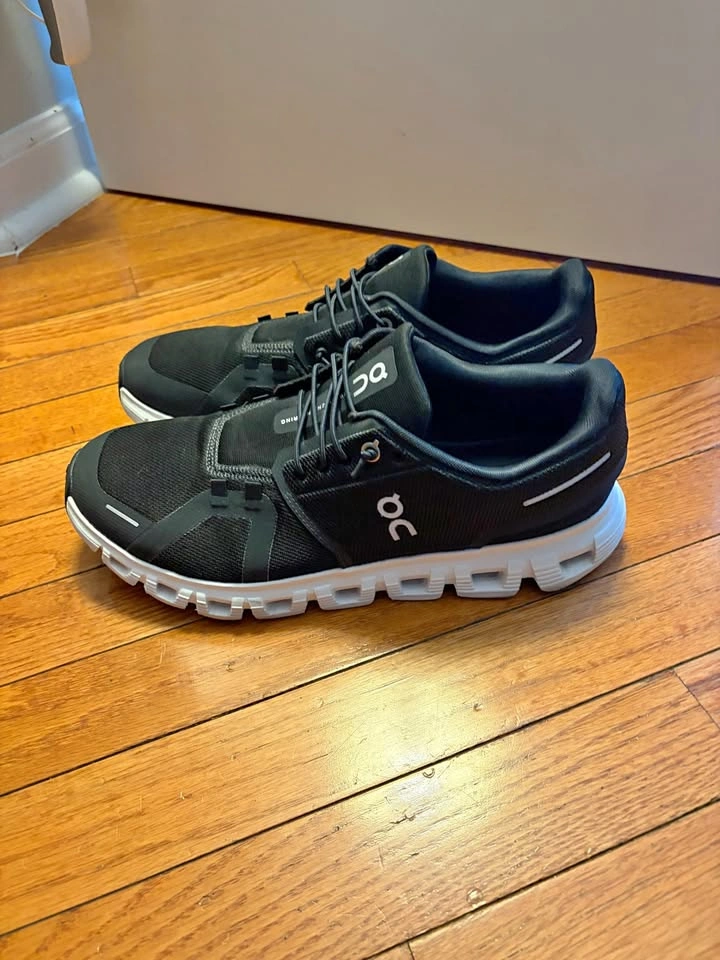 On Cloud Women's Size 11 Cloud 6 tennis shoes