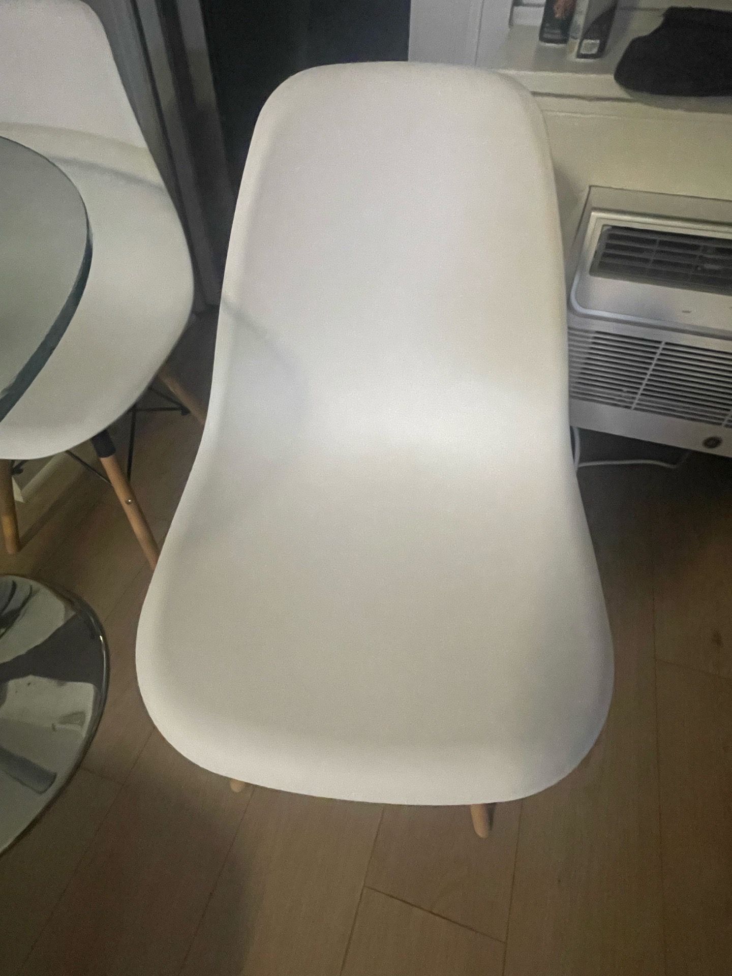 Round glass table and white chairs - photo 3