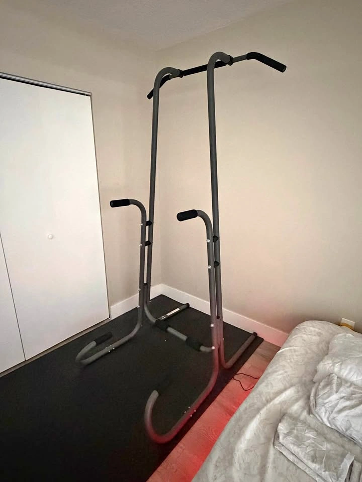 Pull-up/Dip station - PT 1690 Power Tower