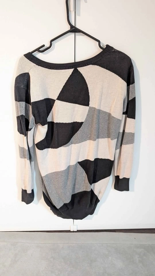 Geometric Knit Sweater and Hooded Dress - photo 4