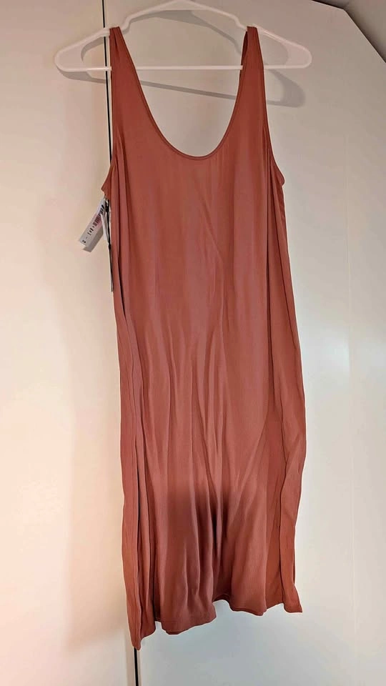 BRAND NEW Aritzia Wilfred Slinky Dress - SMALL
