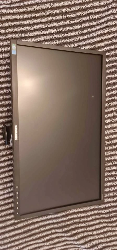 Samsung 20" Screen (Brand New)
