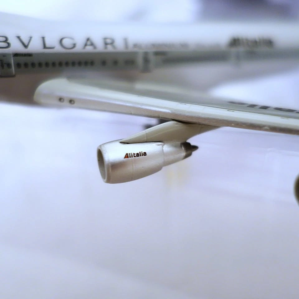 Vintage Dragon Wings Bvlgari Alitalia B747-243B 1:400 Model - photo 5