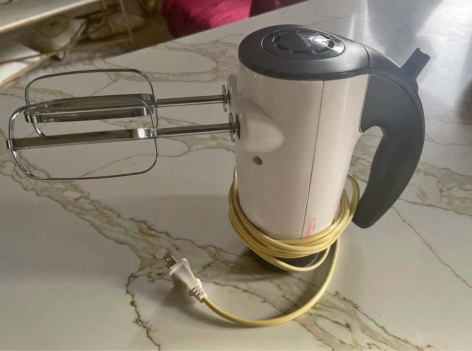 Hand mixer