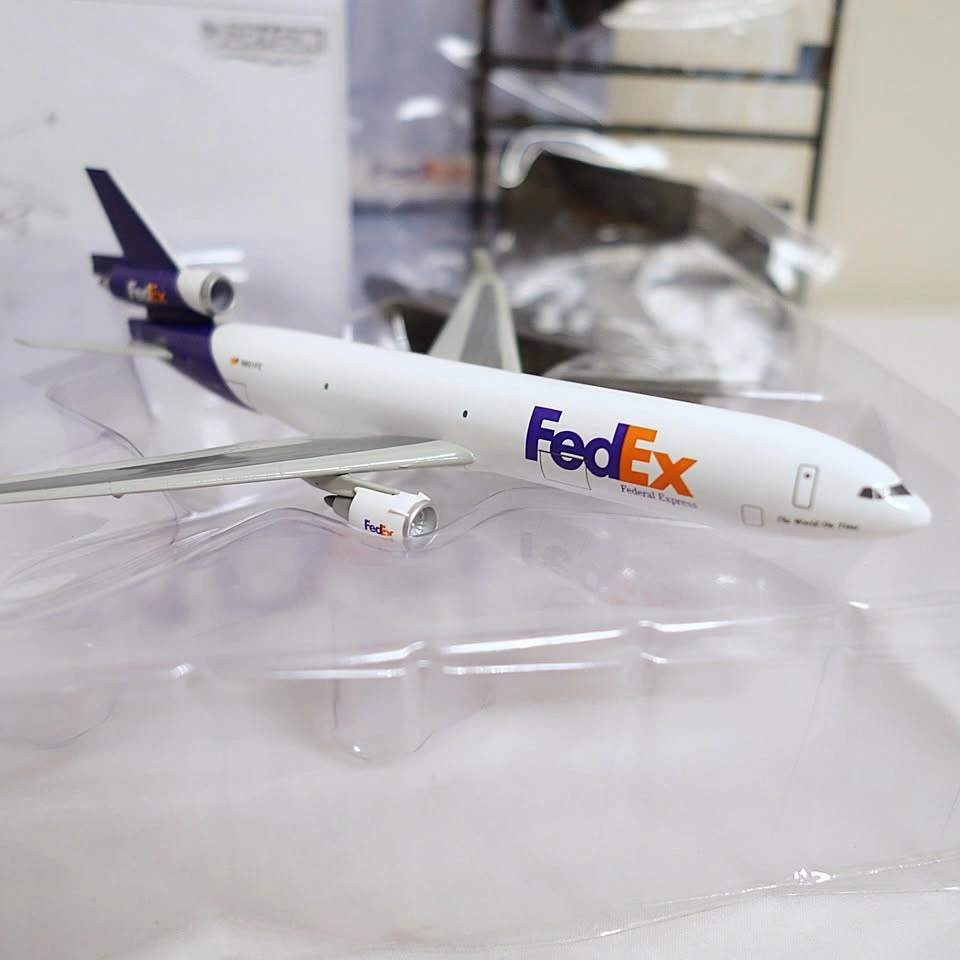 New Vintage Dragon Wings FedEx MD-11 1:400 Scale Model - photo 3