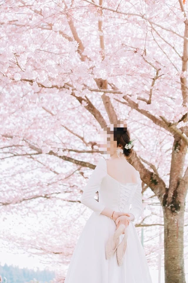 White Long Sleeve Satin Wedding Dress - photo 4