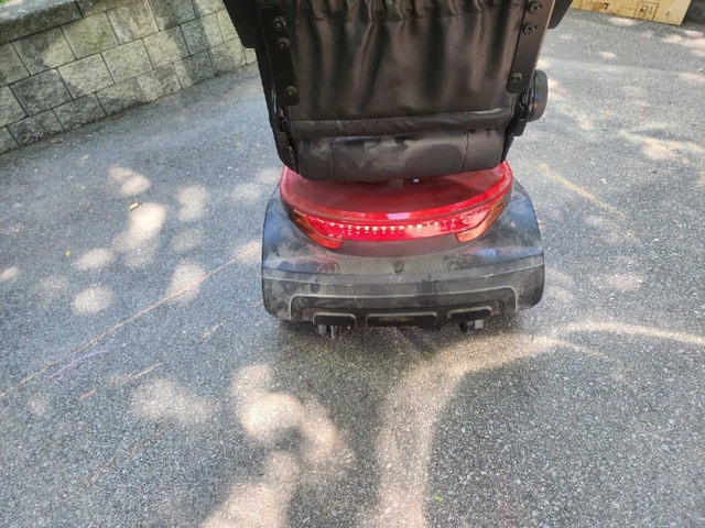 Enduro Mobility Scooter – 4-Wheel, Full Features, Runs great - photo 4