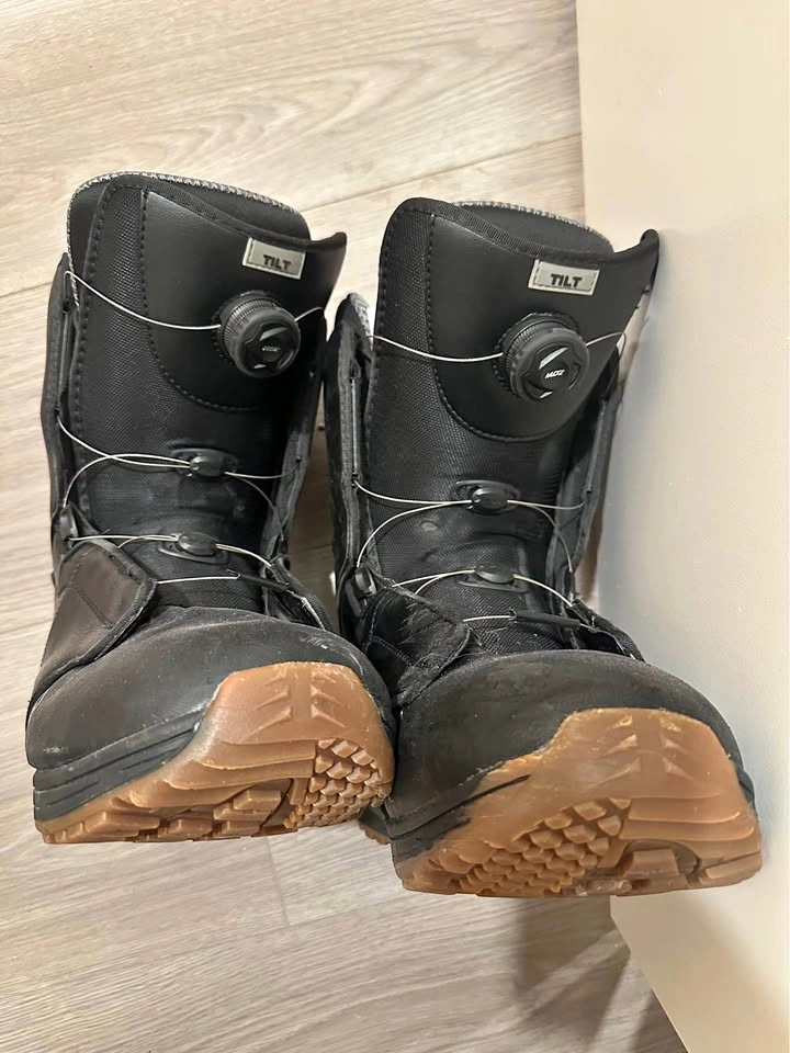 Snowboard boots - Men Size 11 US
