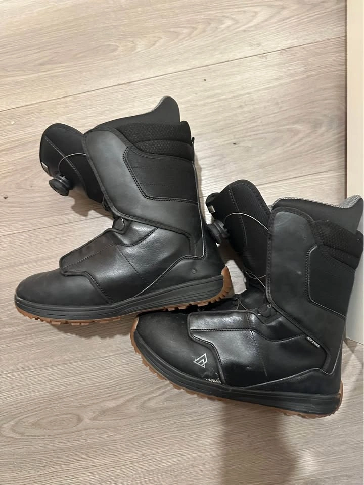 Snowboard boots - Men Size 11 US - photo 4