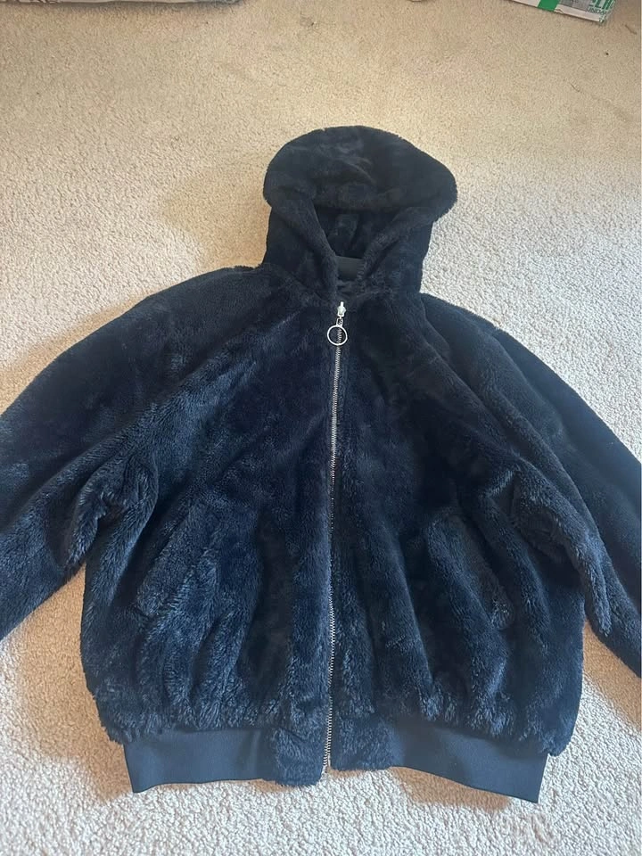 H&M Reversible Faux Fur Bomber Jacket - photo 2