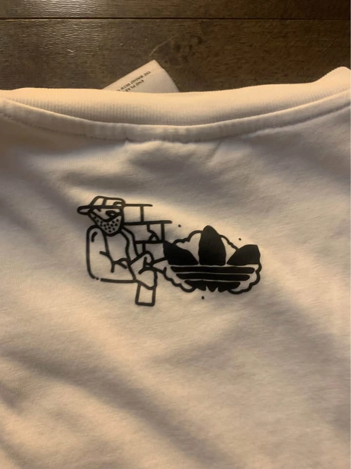 ADIDAS graffiti font T-shirt - photo 3