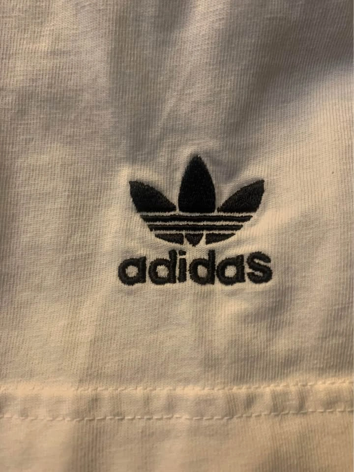ADIDAS graffiti font T-shirt - photo 4