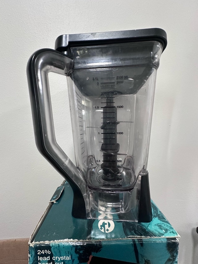 Ninja Blender Container with blades and lid - photo 2