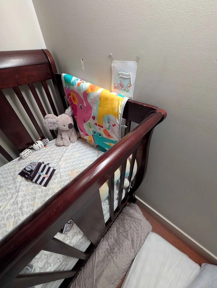 Solid Wood Sleigh Baby Crib with Mattress - photo 3