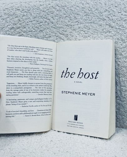 The Host by Stephenie Meyer Paperback Sci-Fi Romance Novel - photo 3