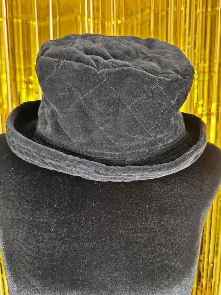 Vintage 90's Black Crushed Velvet Quilted Bucket Cloche Hat