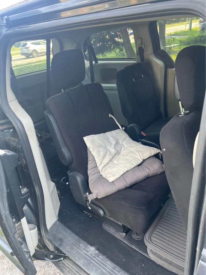 Dodge Grand Caravan (for parts) - photo 5