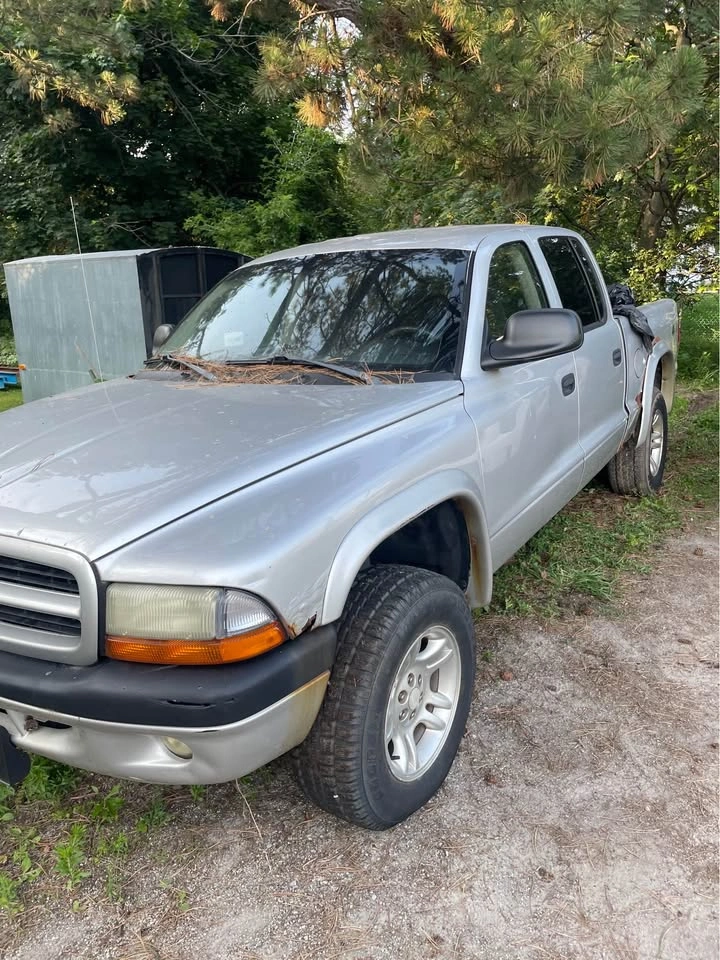Dodge Dakota Quad Cab 4x4 (for parts) - photo 3