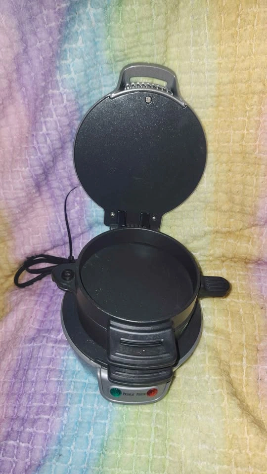 Hamilton Beach Breakfast Sandwich Maker - photo 3