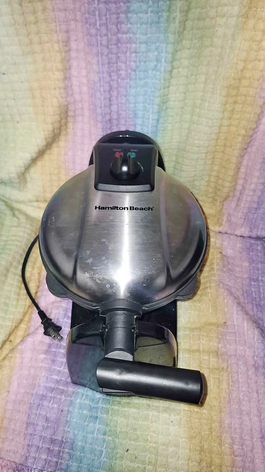 Hamilton Beach Belgian Waffle Maker