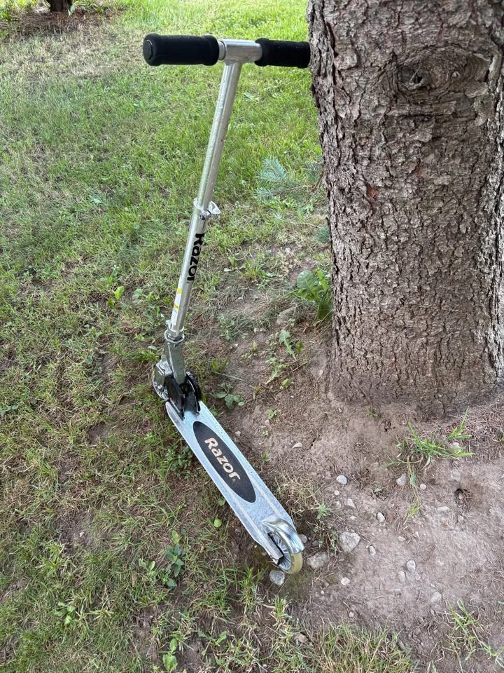 2 Razor scooters - photo 2