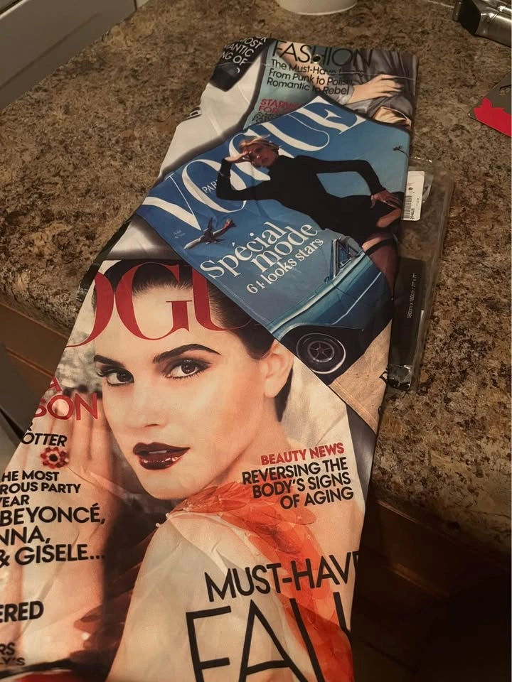 Vogue bath curtain $5 - photo 3