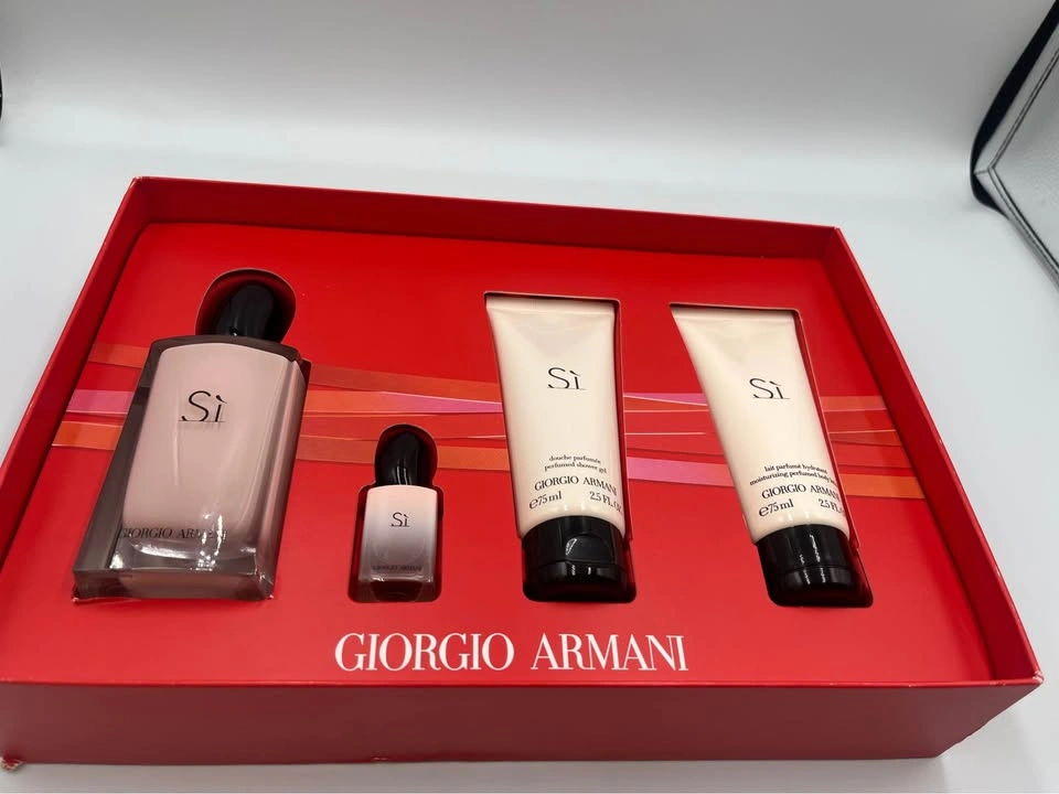 Rare Giorgio Armani Sì Eau de Parfum Gift Set - photo 2