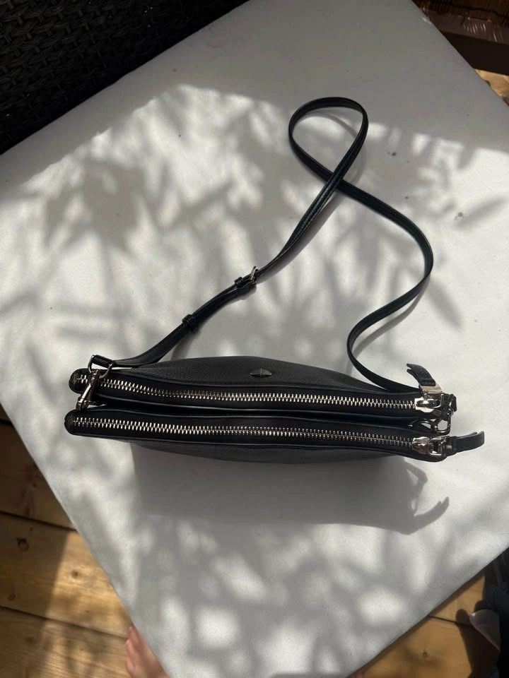 Kate Spade ♠️ Double Zip Pebbled Leather Crossbody Bag Black - photo 3