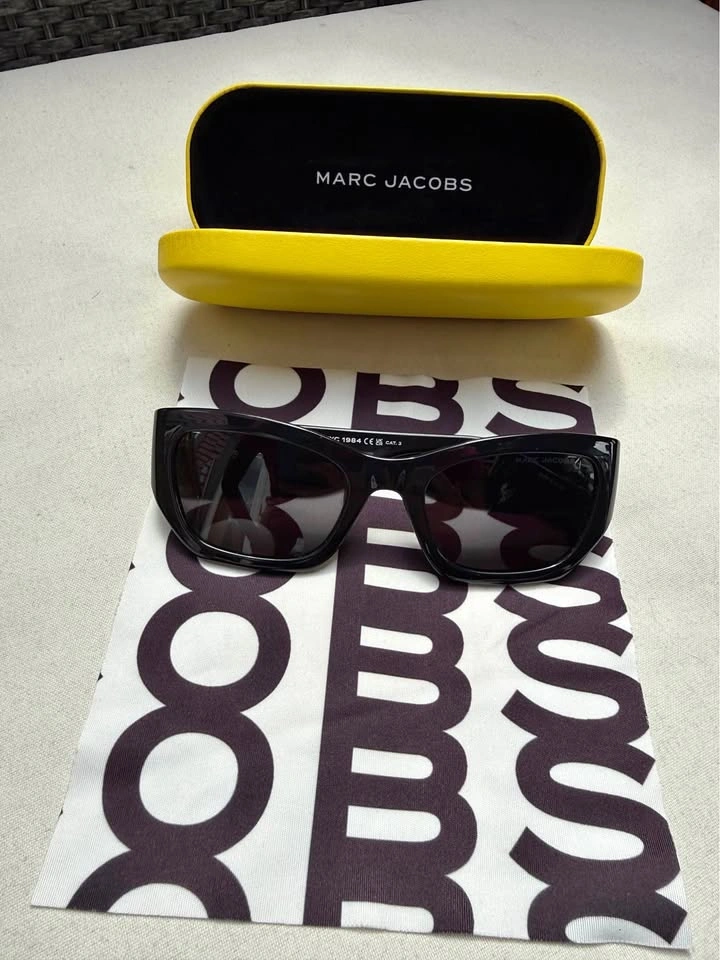 Marc Jacobs - The J Marc Square Cat Eye Sunglasses