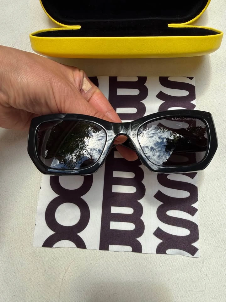 Marc Jacobs - The J Marc Square Cat Eye Sunglasses - photo 2