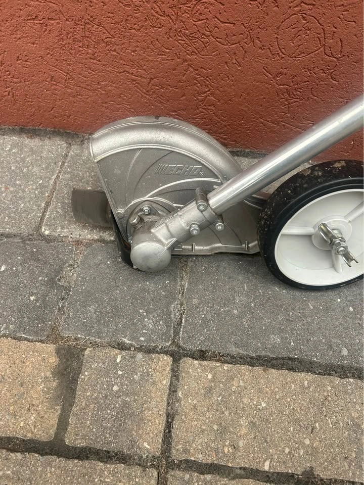 Echo Lawn Edger Attachment - photo 2