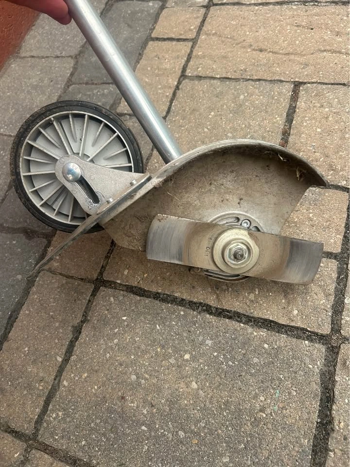 Echo Lawn Edger Attachment - photo 4