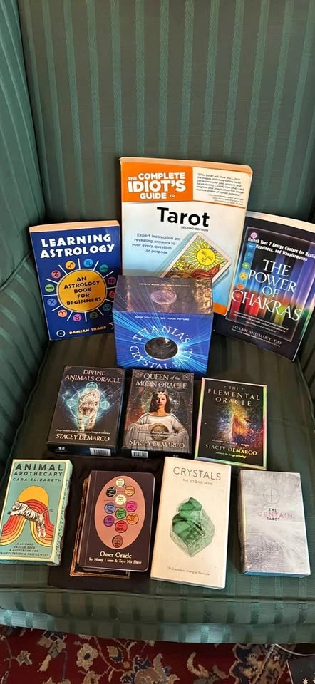 Tarot Oracles Astrology Chakras Bundle