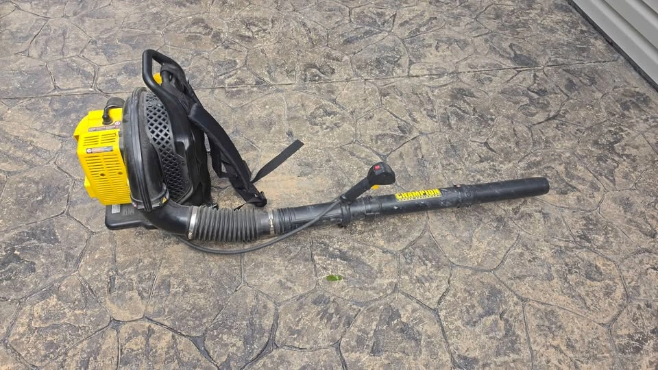 Champion Backpack Leaf Blower - photo 3