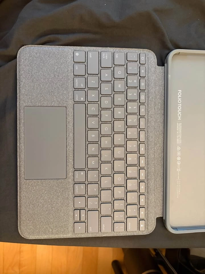 Logitech Folio Touch for iPad Air 11” - photo 3