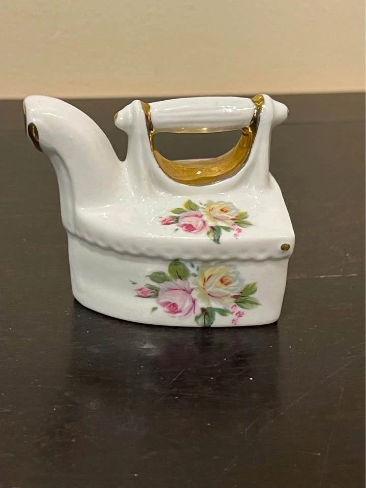 Vintage Limoges Miniature Porcelain Irons: French Dollhouse - photo 5