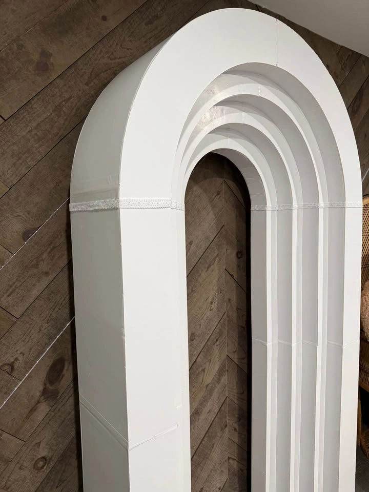 White Multi-Layered Arch Backdrop - photo 2
