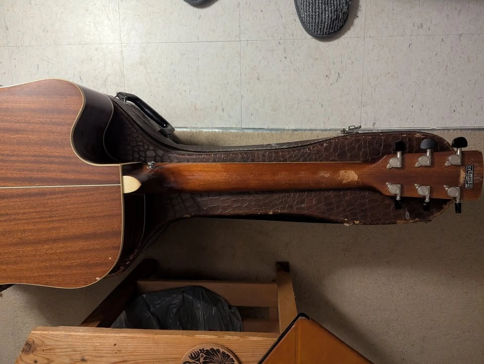 Cort Acoustic Guitar w/hard case - photo 3
